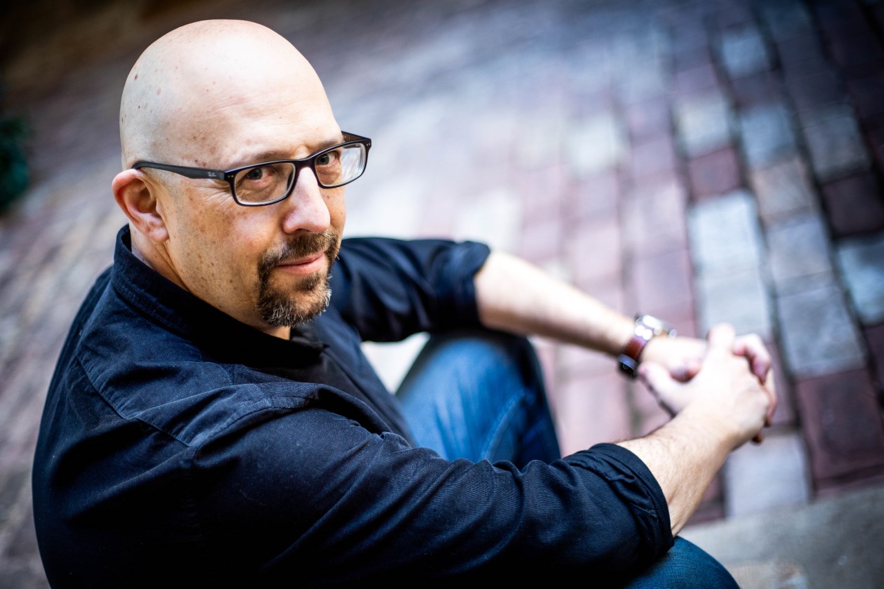 QUINTA SESIÓN VII CLUB LITERARIO DE ÁMBITO CULTURAL DE EL CORTE INGLÉS CASTELLÓN con SANTIAGO ÁLVAREZ autor del libro "MUERDEALMAS"